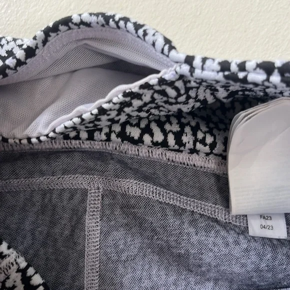 Athleta ULTIMATE STASH HIGH RISE 7/8 LEGGING - Picture 4 of 9